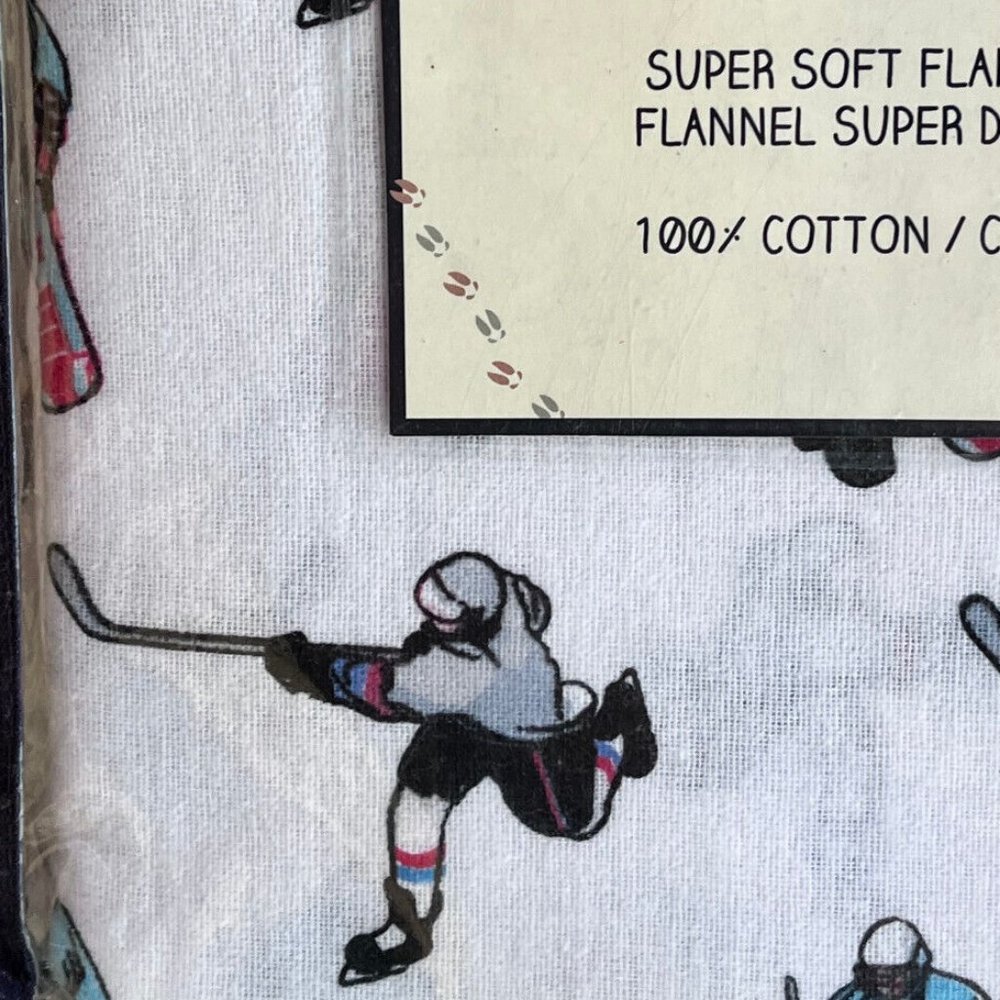 Maxi Moose Hockey Players FLANNEL Sheet Set - TWIN SIZE Set - Picture 3 of 3